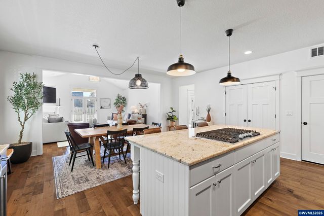 462 Turnberry Av, Woodburn, OR 97071