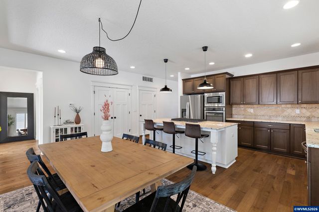 462 Turnberry Av, Woodburn, OR 97071