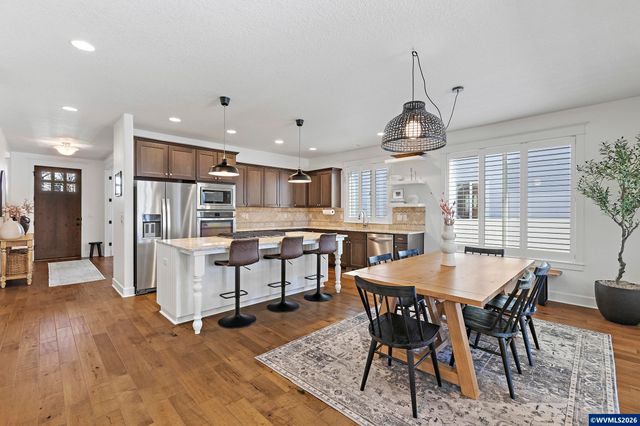 462 Turnberry Av, Woodburn, OR 97071