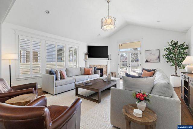 462 Turnberry Av, Woodburn, OR 97071