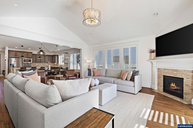 462 Turnberry Av, Woodburn, OR 97071