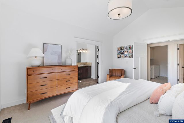 462 Turnberry Av, Woodburn, OR 97071