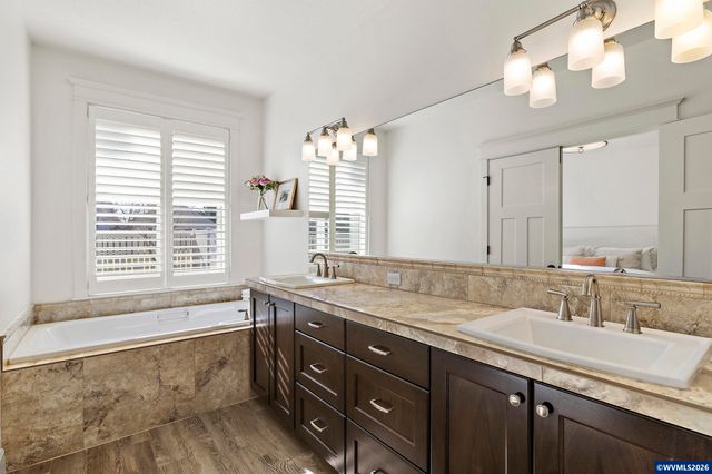 462 Turnberry Av, Woodburn, OR 97071