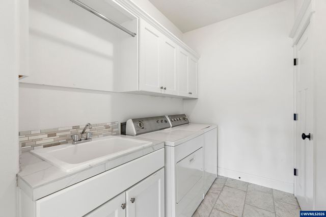 462 Turnberry Av, Woodburn, OR 97071