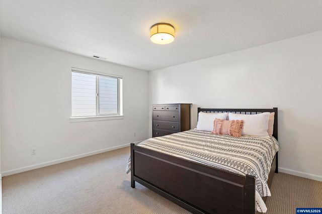 462 Turnberry Av, Woodburn, OR 97071