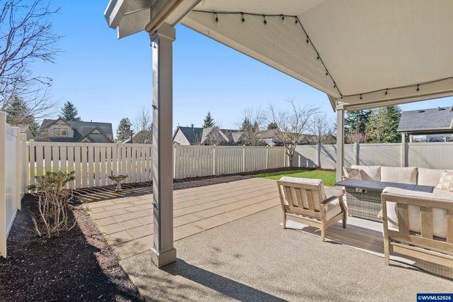 462 Turnberry Av, Woodburn, OR 97071