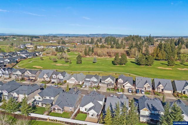 462 Turnberry Av, Woodburn, OR 97071