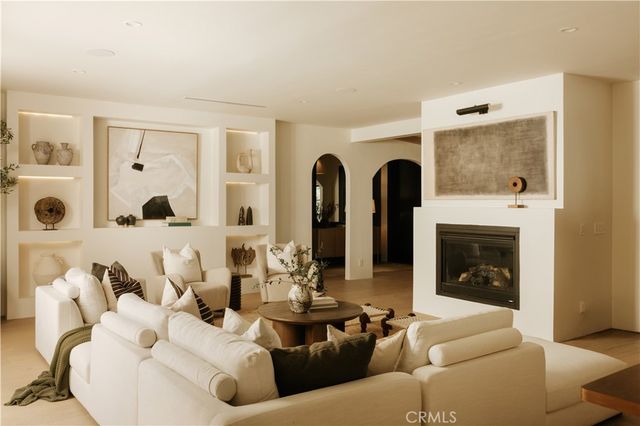 17930 Karen Drive, Encino, CA 91316