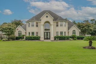 9010 Taylor Circle, Orange, TX 77630