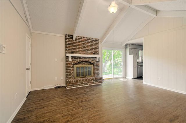 300 Parkwood Drive, Blue Springs, MO 64014
