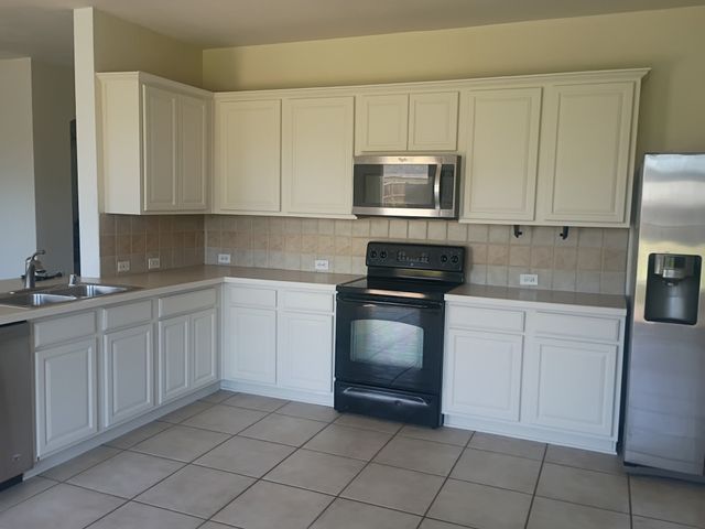 2003 Empire Court, Heartland, TX 75126