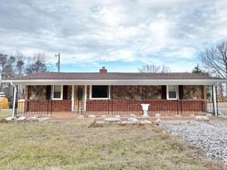 2213 Fancy Grove RD, Huddleston, VA 24104