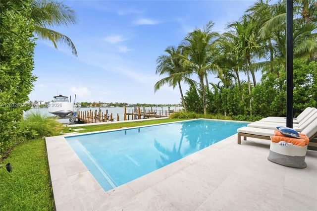 1050 Stillwater Dr, Miami Beach, FL 33141