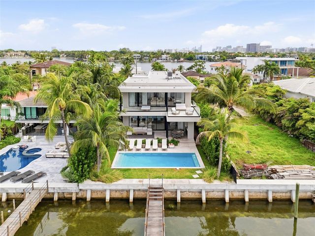 1050 Stillwater Dr, Miami Beach, FL 33141
