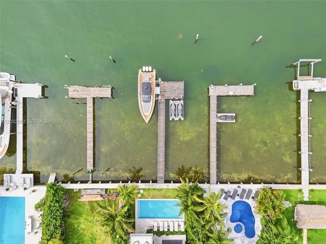 1050 Stillwater Dr, Miami Beach, FL 33141