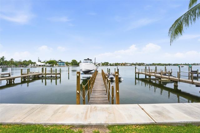 1050 Stillwater Dr, Miami Beach, FL 33141