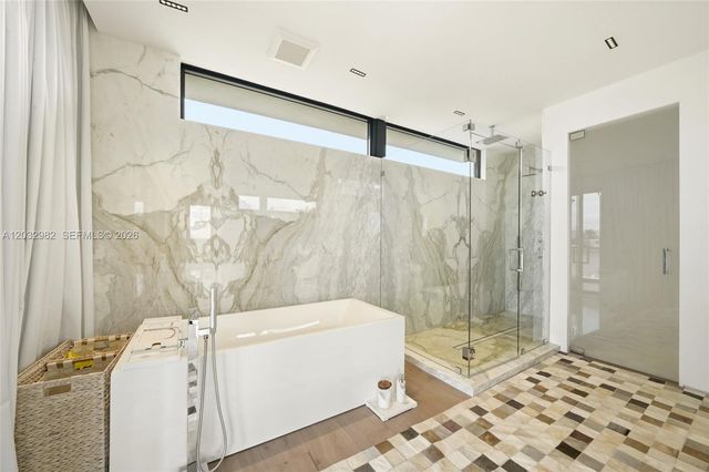 1050 Stillwater Dr, Miami Beach, FL 33141