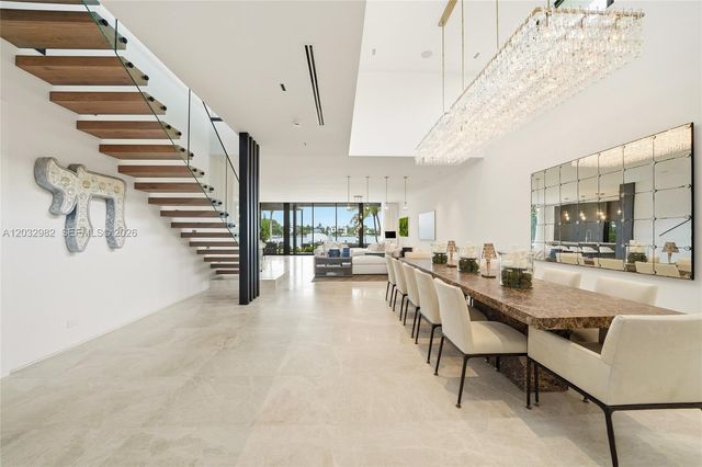1050 Stillwater Dr, Miami Beach, FL 33141