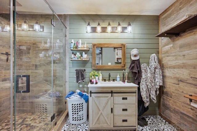 3340 Lynwood, Highland, CA 92346