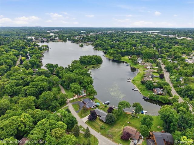 6858 Wellesley Terrace, Clarkston, MI 48346