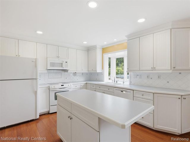 6858 Wellesley Terrace, Clarkston, MI 48346