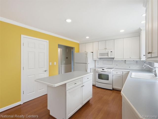 6858 Wellesley Terrace, Clarkston, MI 48346