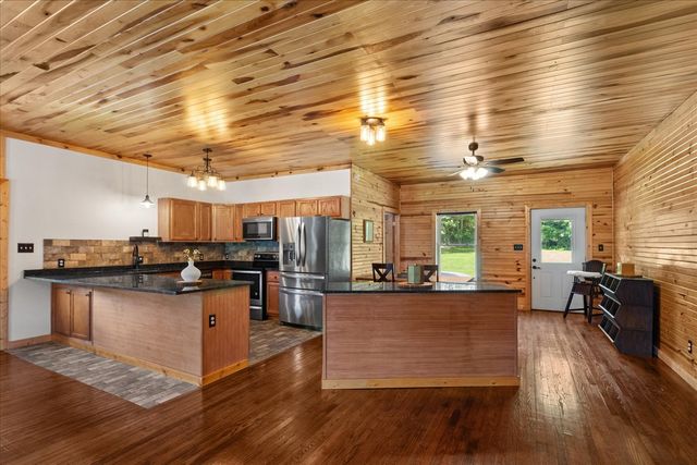 100 Asbury Dr, New Johnsonville, TN 37134