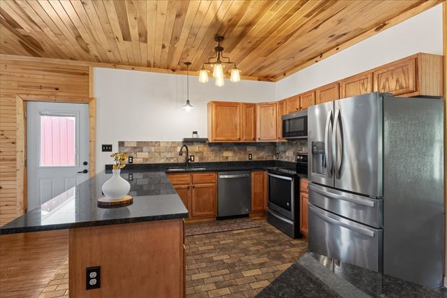 100 Asbury Dr, New Johnsonville, TN 37134