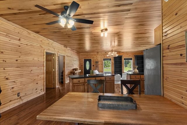 100 Asbury Dr, New Johnsonville, TN 37134