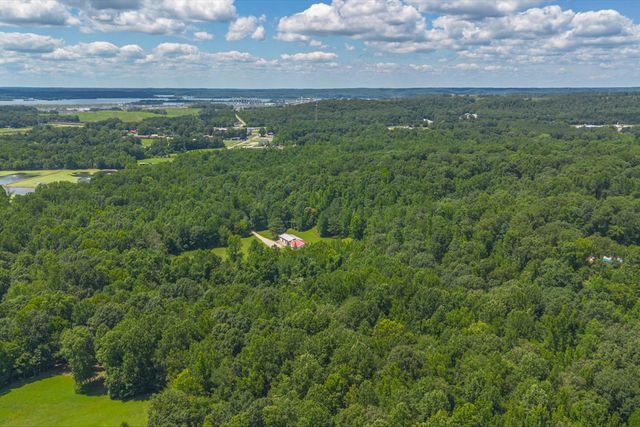 100 Asbury Dr, New Johnsonville, TN 37134
