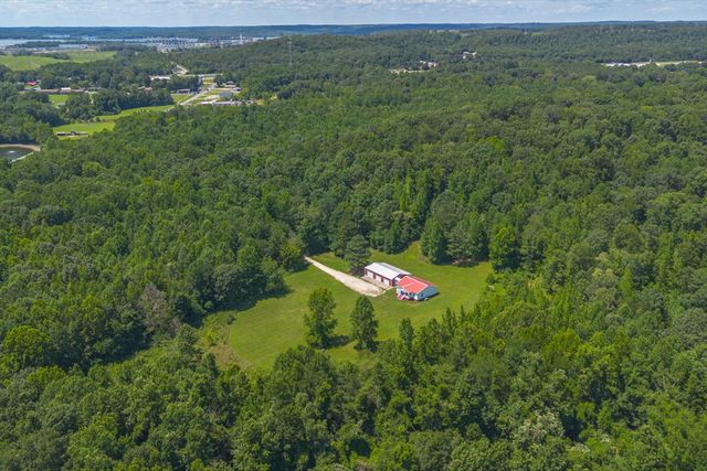 100 Asbury Dr, New Johnsonville, TN 37134