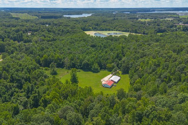 100 Asbury Dr, New Johnsonville, TN 37134