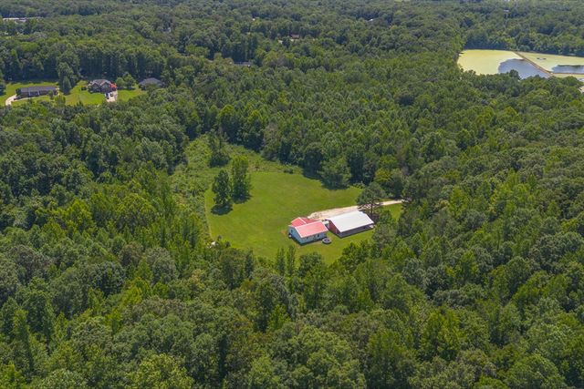 100 Asbury Dr, New Johnsonville, TN 37134