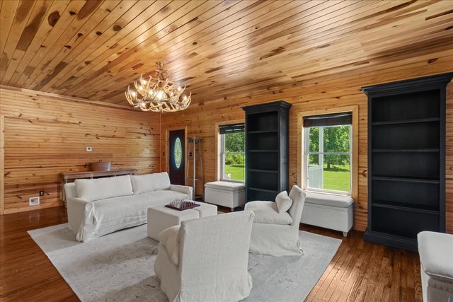 100 Asbury Dr, New Johnsonville, TN 37134