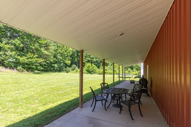 100 Asbury Dr, New Johnsonville, TN 37134
