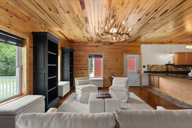 100 Asbury Dr, New Johnsonville, TN 37134