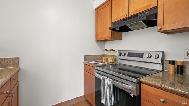 279 Enterprise Dr, Rohnert Park, CA 94928