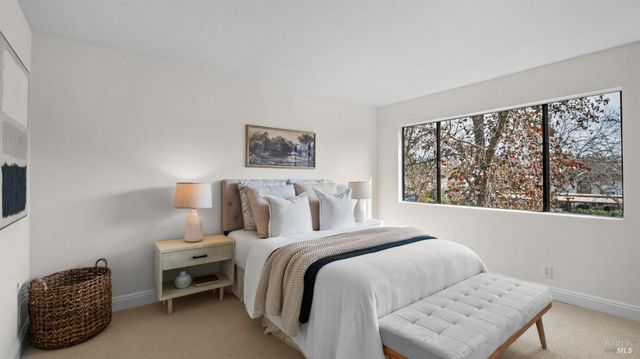 279 Enterprise Dr, Rohnert Park, CA 94928