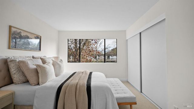 279 Enterprise Dr, Rohnert Park, CA 94928