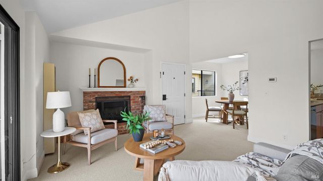 279 Enterprise Dr, Rohnert Park, CA 94928