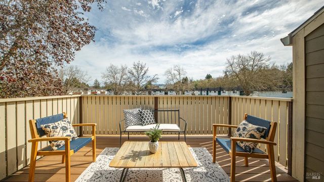 279 Enterprise Dr, Rohnert Park, CA 94928