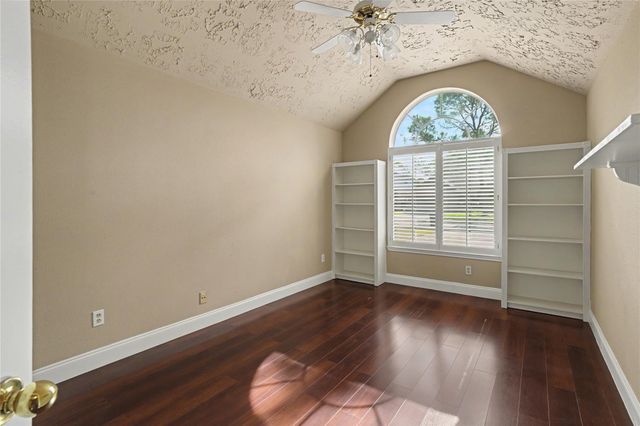 835 Maplewood Falls Court, Houston, TX 77062