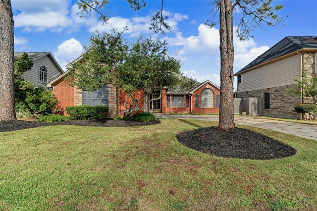 835 Maplewood Falls Court, Houston, TX 77062