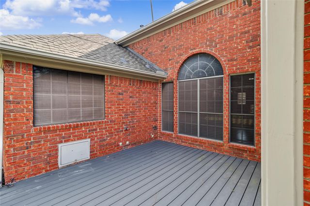 835 Maplewood Falls Court, Houston, TX 77062