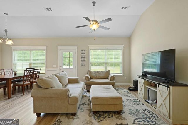 172 Taylor Creek Drive NE, Ludowici, GA 31316