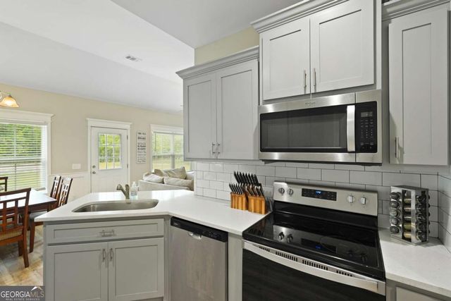 172 Taylor Creek Drive NE, Ludowici, GA 31316