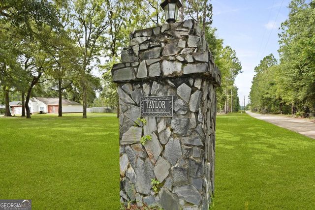 172 Taylor Creek Drive NE, Ludowici, GA 31316