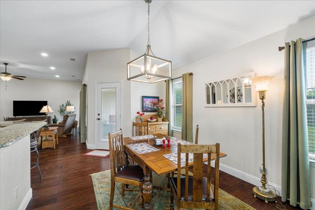 909 Winged Foot, Corsicana, TX 75110