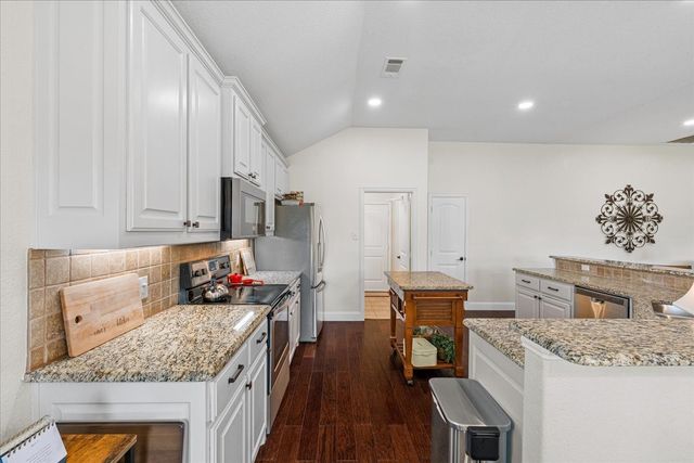 909 Winged Foot, Corsicana, TX 75110