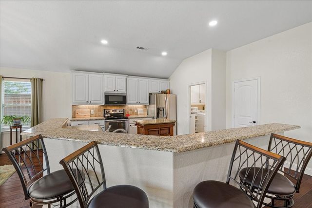 909 Winged Foot, Corsicana, TX 75110